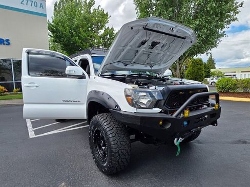 Used 2015 Toyota Tacoma 4x4 Double Cab w/ TRD Sport Package image 26