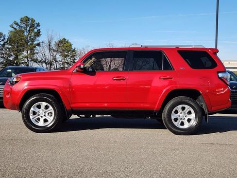 Used 2018 Toyota 4Runner SR5 image 2