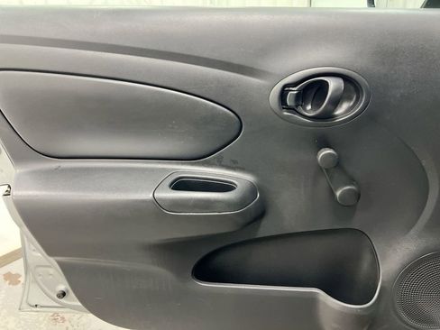 Used 2014 Nissan Versa S FWD image 19
