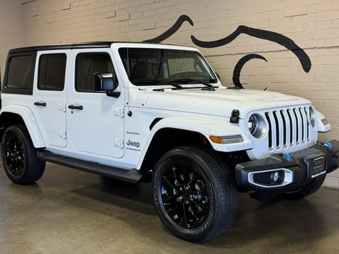 Used 2023 Jeep Wrangler Unlimited Sahara AWD/4WD image 10
