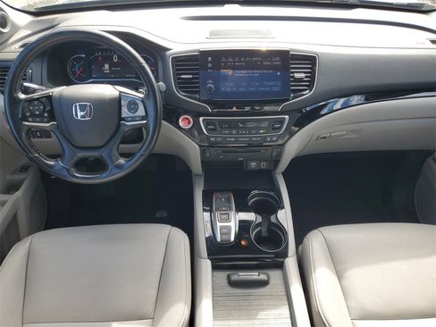 Used 2019 Honda Pilot Touring image 9