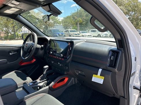 New 2025 Nissan Frontier PRO-4X w/ Tow Package image 38
