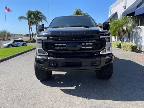 Used 2020 Ford F250 Platinum w/ FX4 Off-Road Package AWD/4WD image 2