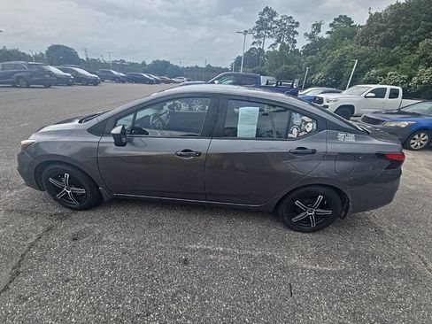 Used 2021 Nissan Versa S FWD image 8