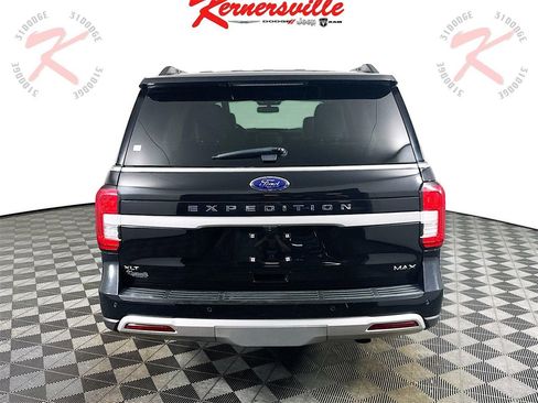 Used 2023 Ford Expedition Max XLT image 6