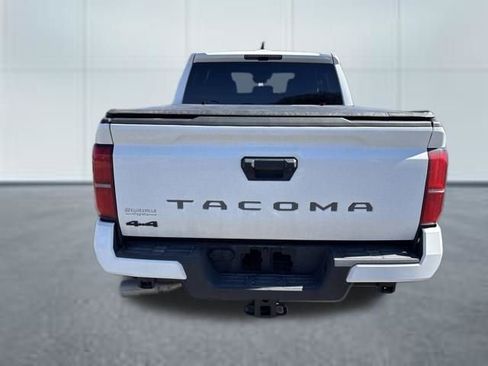 Used 2025 Toyota Tacoma TRD Sport image 3