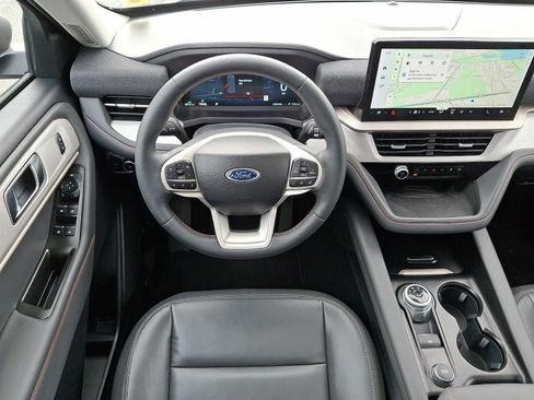 Certified 2025 Ford Explorer Active w/ Active Comfort Package image 13