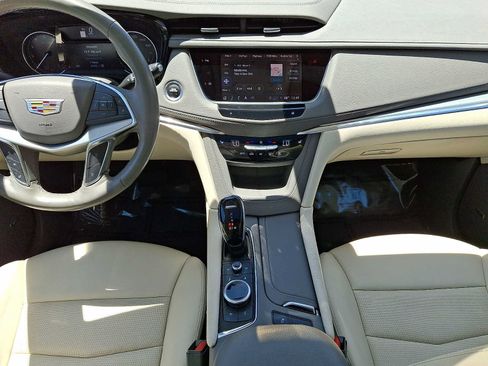 Certified 2024 Cadillac XT5 Premium Luxury AWD/4WD image 19