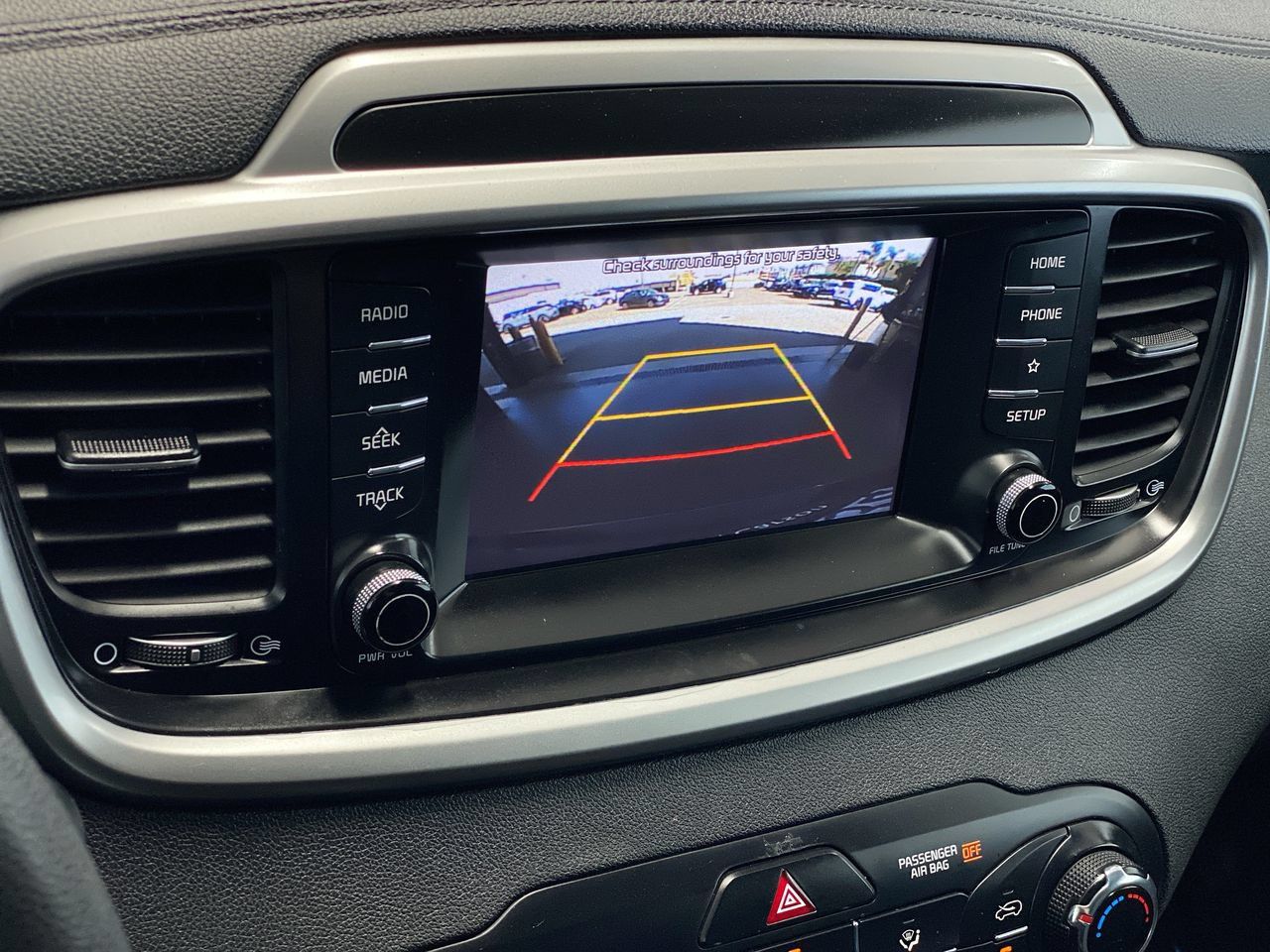 Used 2019 Kia Sorento FWD image 25