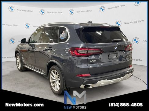 Used 2022 BMW X5 xDrive40i w/ Premium Package AWD/4WD image 3