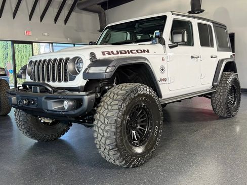 Used 2025 Jeep Wrangler Unlimited Rubicon image 7