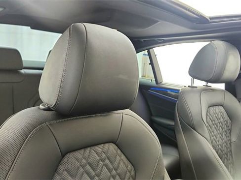 Used 2022 BMW 540i xDrive w/ Executive Package image 23