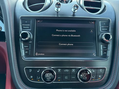 Used 2019 Bentley Bentayga image 55