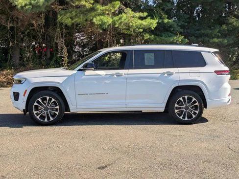 Certified 2022 Jeep Grand Cherokee L Overland w/ Luxury Tech Group IV AWD/4WD image 2