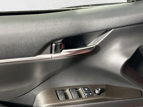 Used 2022 Toyota Camry LE FWD image 16