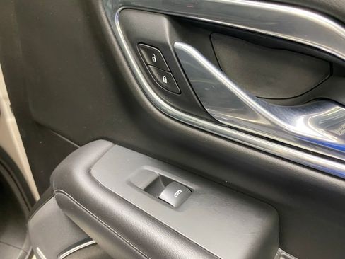 Used 2021 Chevrolet Suburban LT image 20