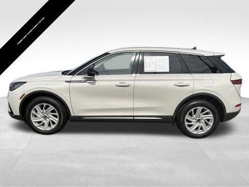 Used 2023 Lincoln Corsair FWD image 3