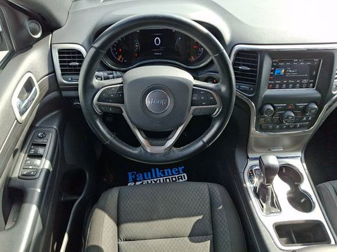 Used 2021 Jeep Grand Cherokee Laredo w/ Security & Convenience Group AWD/4WD image 11