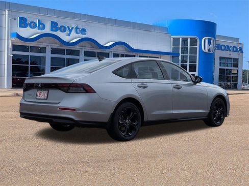 New 2025 Honda Accord SE image 5