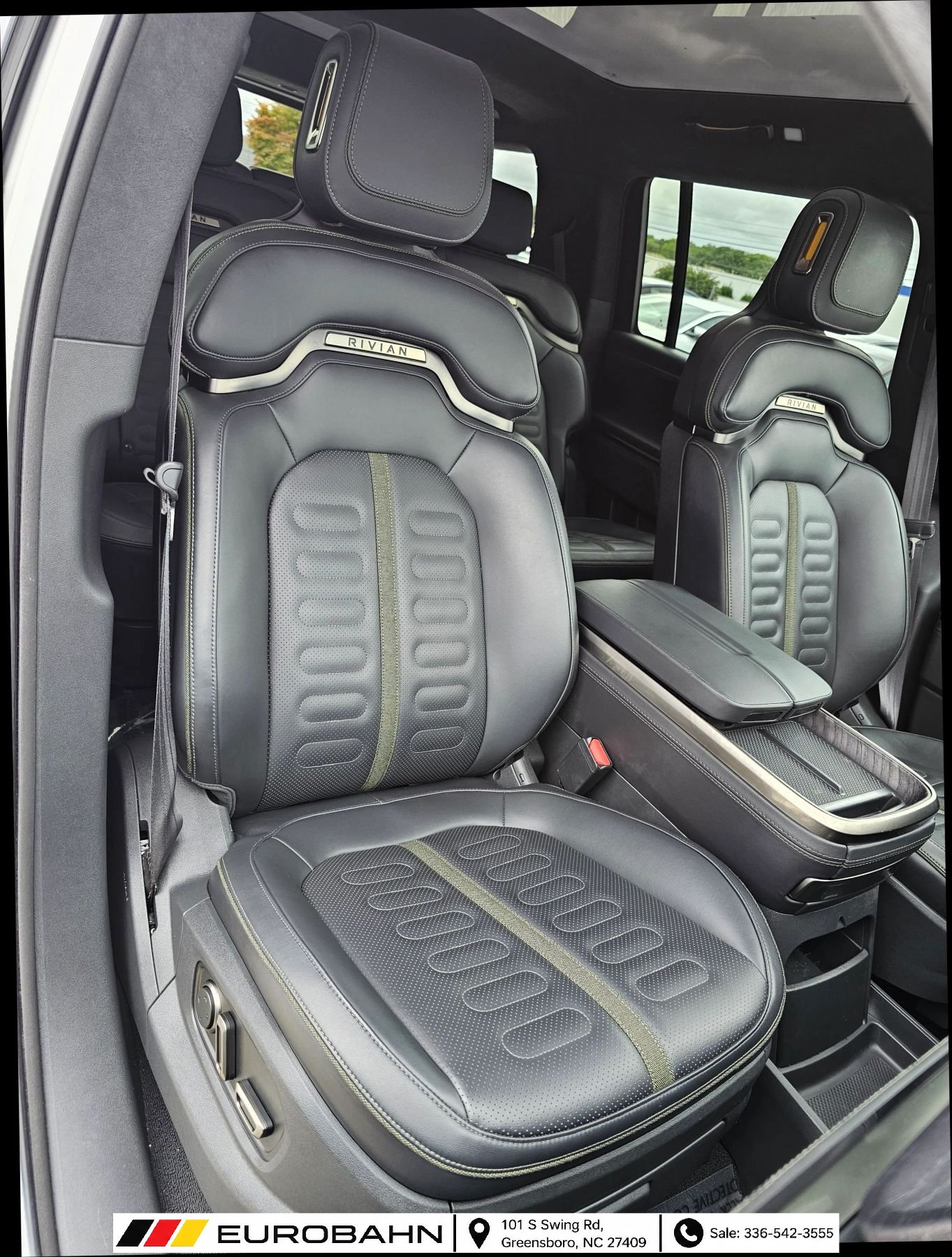 Used 2025 Rivian R1S Adventure Dual AWD/4WD image 28