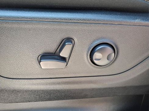 Used 2022 RAM 1500 Big Horn AWD/4WD image 16