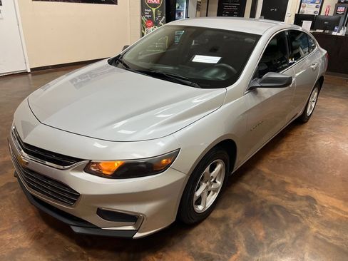 Used 2018 Chevrolet Malibu LS FWD image 40