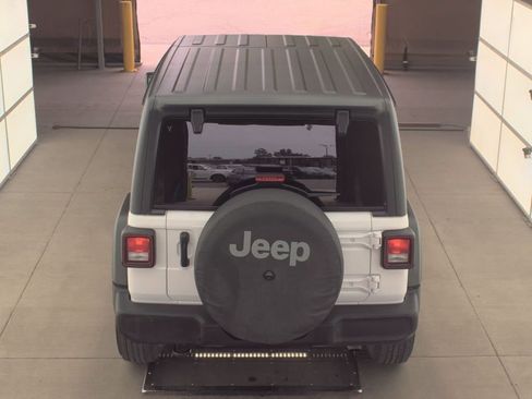 Used 2022 Jeep Wrangler Unlimited Sport image 5