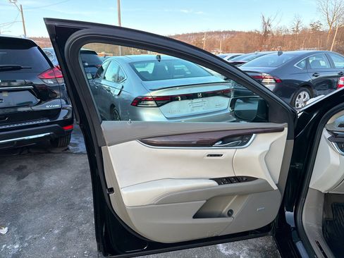 Used 2015 Cadillac XTS Platinum image 16