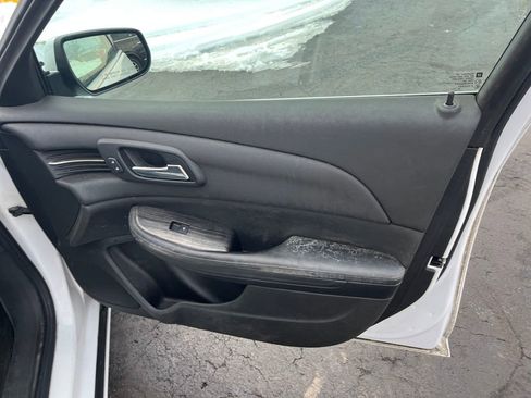 Used 2016 Chevrolet Malibu LT image 25