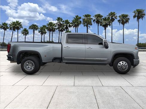 Used 2024 Chevrolet Silverado 3500 High Country w/ High Country Premium Package AWD/4WD image 8