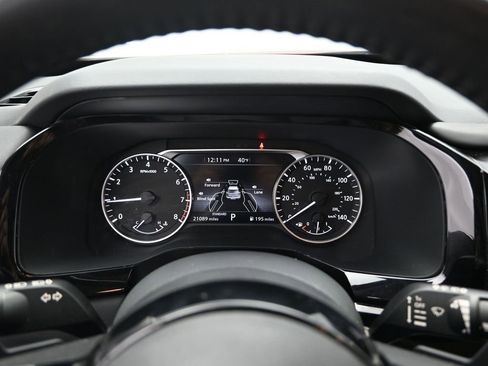 Used 2022 Nissan Pathfinder SV image 13