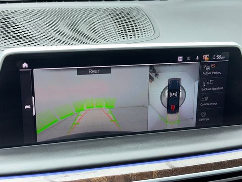 Used 2022 BMW 740i w/ Luxury Rear Seating Package image 27