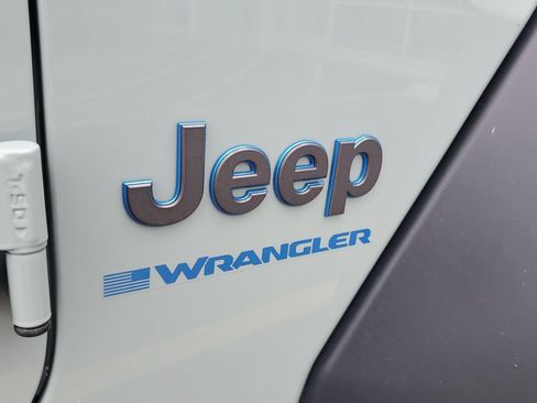 Used 2023 Jeep Wrangler Unlimited w/ Cold Weather Group AWD/4WD image 29