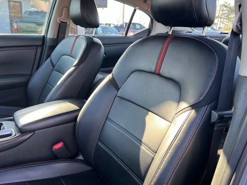 Used 2024 Nissan Sentra SR w/ SR Premium Package FWD image 11