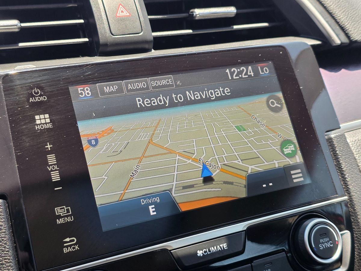 Used 2018 Honda Civic Touring image 37