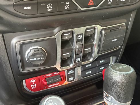 Used 2021 Jeep Gladiator Rubicon AWD/4WD image 21