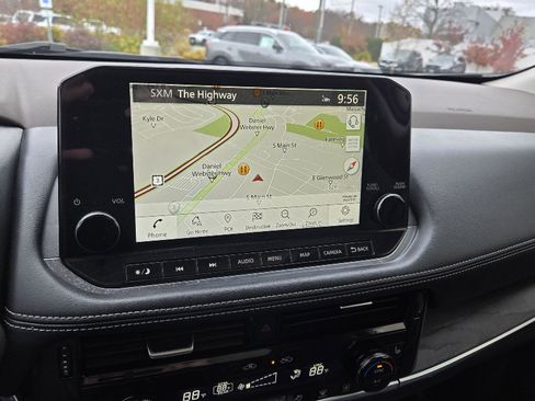 Used 2021 Nissan Rogue SL w/ Premium Package image 27