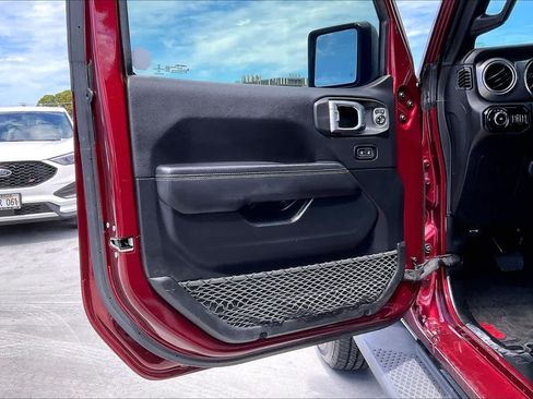 Used 2021 Jeep Wrangler Unlimited Sahara AWD/4WD image 27