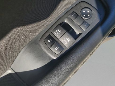 Certified 2023 Dodge Challenger SXT image 15