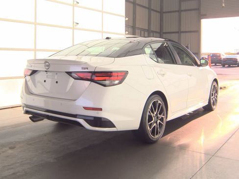 Used 2024 Nissan Sentra SR FWD image 16