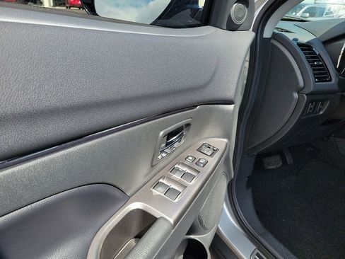New 2025 Mitsubishi Outlander Sport SE image 9