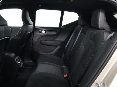 Certified 2023 Volvo XC40 Recharge Ultimate AWD/4WD image 30