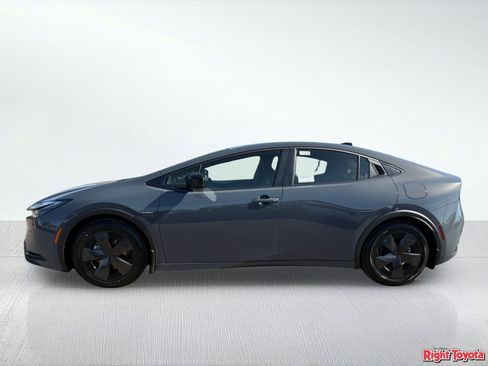 New 2026 Toyota Prius Plug-In Hybrid FWD image 3