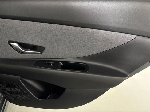 Used 2025 Hyundai Elantra Limited FWD image 41