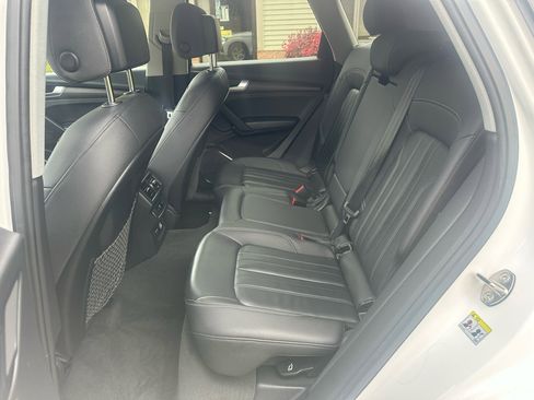 Used 2021 Audi Q5 2.0T Premium image 12