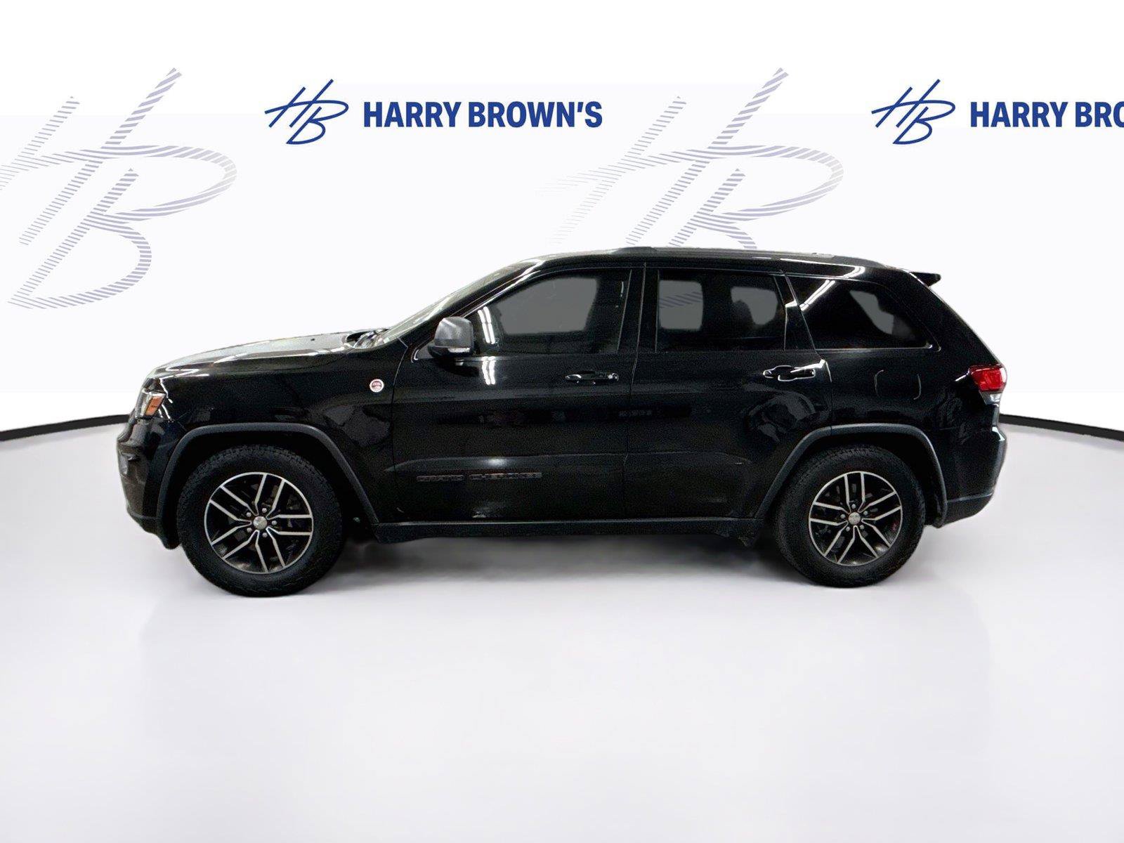 Used 2017 Jeep Grand Cherokee Trailhawk AWD/4WD image 8