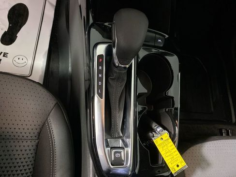 Used 2025 Chevrolet Trax LT w/ Driver Confidence Package FWD image 19
