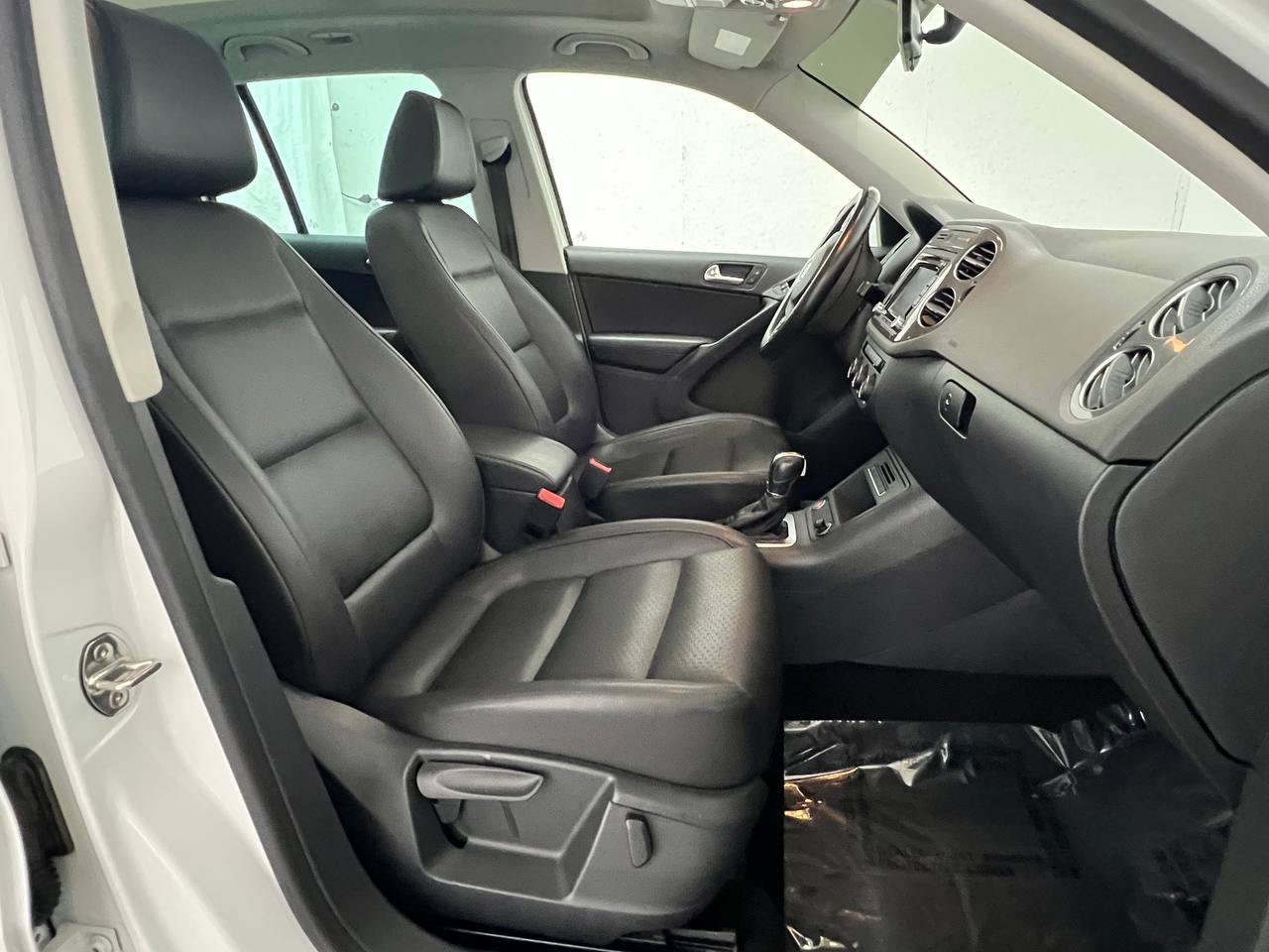Used 2015 Volkswagen Tiguan SE AWD/4WD image 14