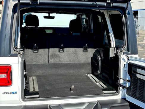 Used 2021 Jeep Wrangler Unlimited Rubicon 4xe image 33