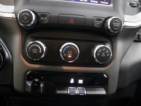 Used 2020 RAM 1500 Big Horn image 37